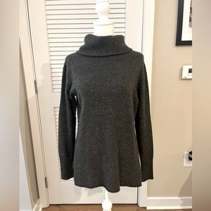 Athleta Gray 100% Cashmere Turtleneck Sweater